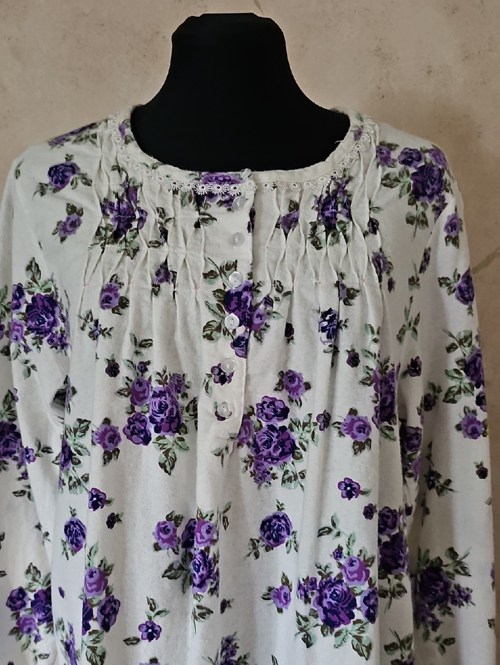 Casual Nights Long Sleeve Flannel Nightgown White Purple Flowers Medium